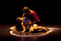 "Mujeres Rbeldes" de la coreógrafa Annick Maocouvert, interpretado por  la Compañía de Danza de Amazonia. Foto: Ronan Lietar.