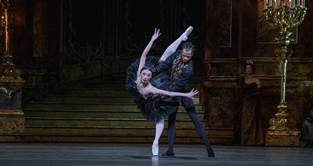 The Royal Ballet, "El lago de los cisnes".  © Asya Verzhbinsky.