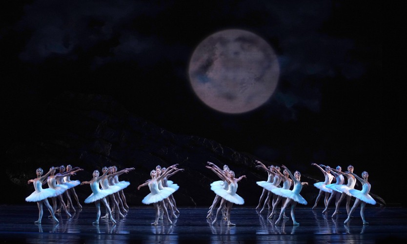 La solidez de la técnica del San Francisco Ballet destacó en "El lago de los cisnes".Foto: Javier del Real. Gentileza Teatro Real de Madrid.