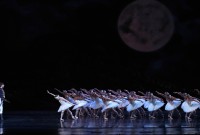 El San Francisco Ballet ofreció ocho funciones de "El lago de los cisnes" en el Teatro Real de Madrid. Foto: Javier del Real. Gentileza Teatro Real de Madrid.