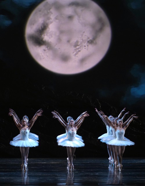 Cuerpo de Baile del San Francisco Ballet.Foto: Javier del Real. Gentileza Teatro Real de Madrid.