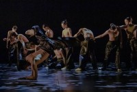 Laboratory Dance Project presentó “Ash”, del coreógrafo Kim Dongkyu, en el Eisenhower Theater del Kennedy Center.Foto: Baki. Gentileza JFKC.