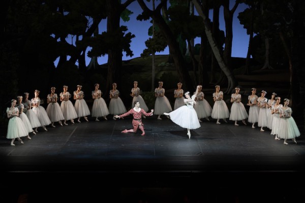 “La sílfide” tuvo como protagonistas a Jakob Feyferlik y a Ksenia Shevtsova. Foto: Katja Lotter. Gentileza Ballet del Estado de Baviera.