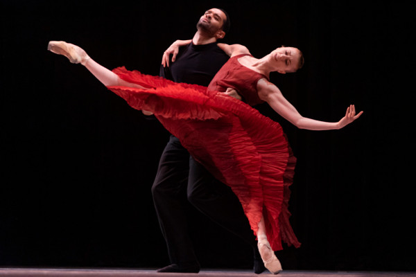 Elena Vostrotina y Brandon Lawrence (Ballet de Zúrich) en Festival Internacional de Ballet de La Habana 2024. Foto: PanchitoGL. 